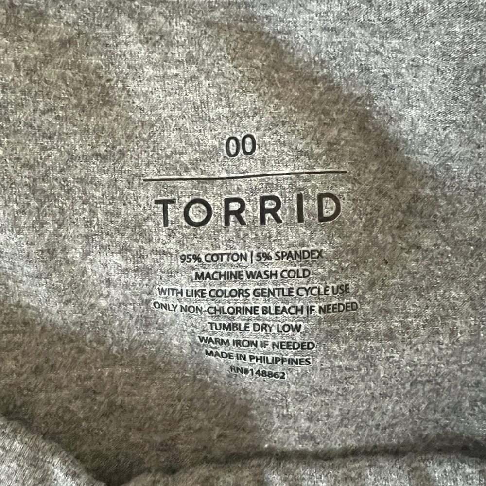 Plus Size Torrid 00 Grey Tank Top - Picture 3 of 3